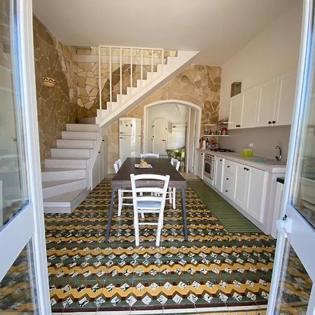 Casa Vacanze Illiria A Roca Vecchia Vicinissima Al Mare 外观 照片