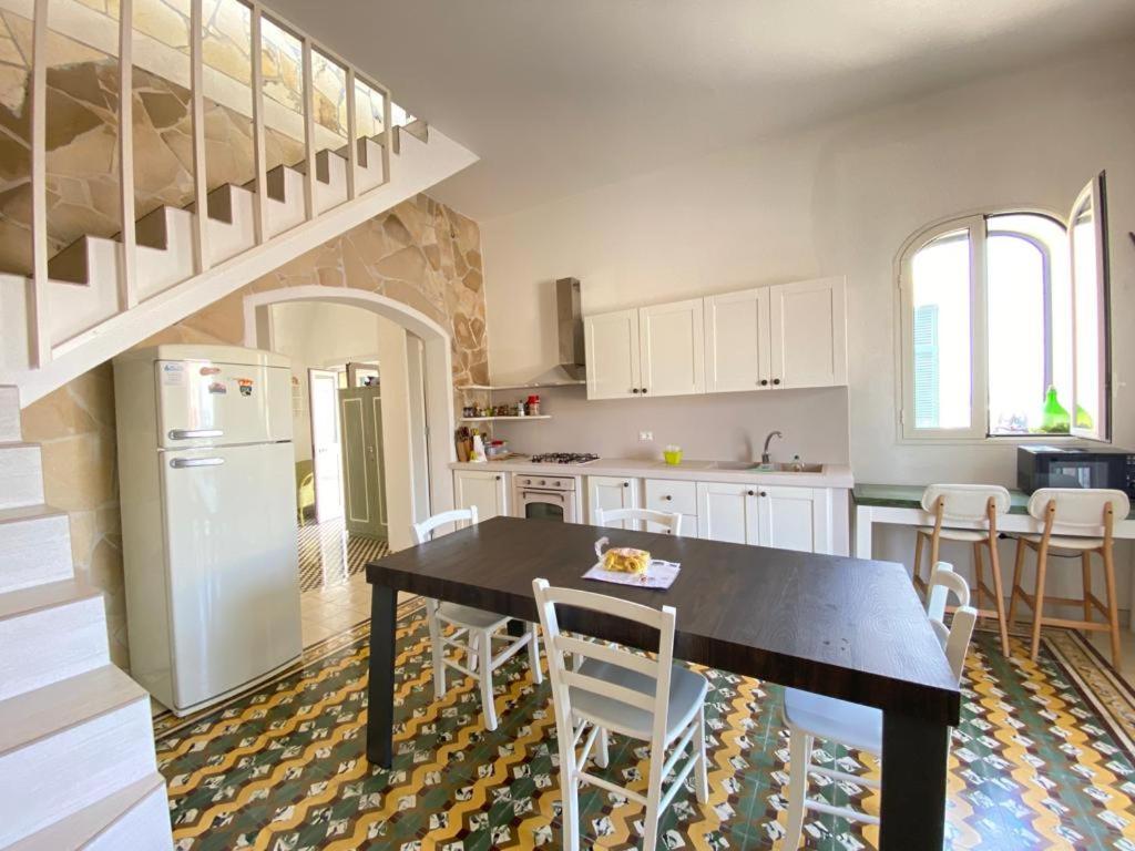 Casa Vacanze Illiria A Roca Vecchia Vicinissima Al Mare 外观 照片
