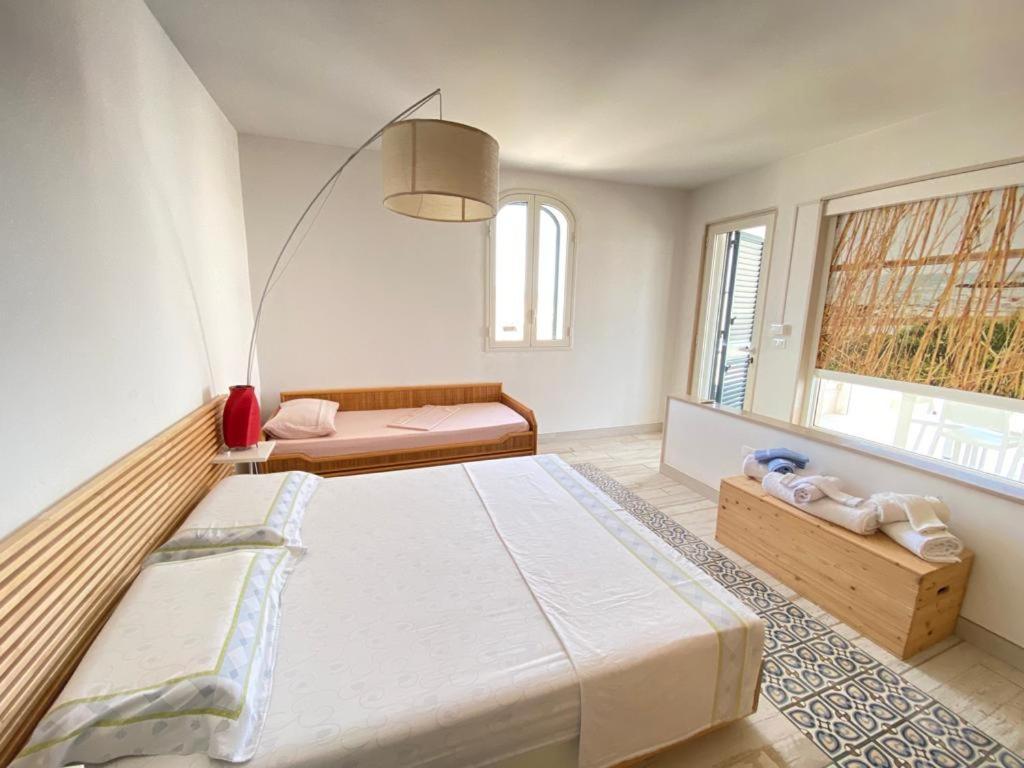 Casa Vacanze Illiria A Roca Vecchia Vicinissima Al Mare 外观 照片