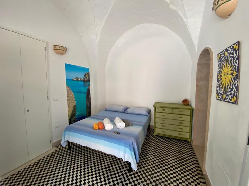 Casa Vacanze Illiria A Roca Vecchia Vicinissima Al Mare 外观 照片